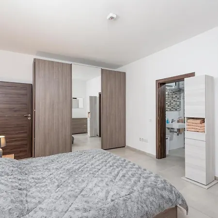 Апартаменты Seaview The Terraces 3 Bedroom Сент-Полс-Бей