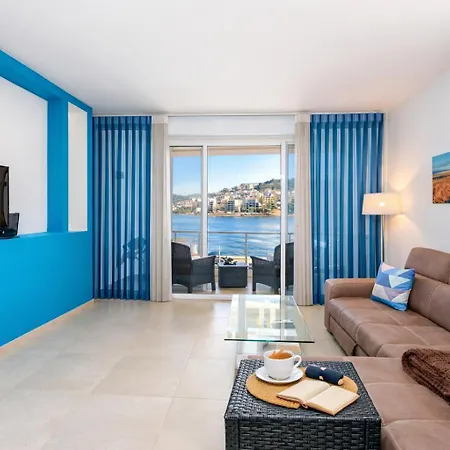 The Terraces Seafront Getaway Malta 3 Bedroom Апартаменты Сент-Полс-Бей